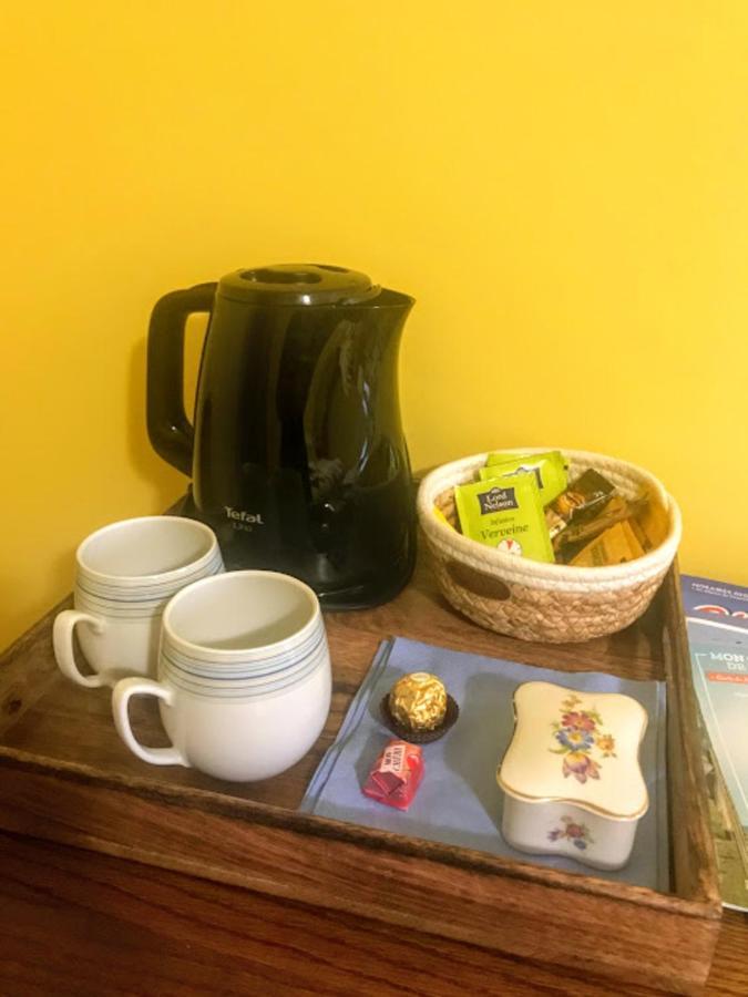 La Tour Cachee Bed & Breakfast Mortain-Bocage Bagian luar foto