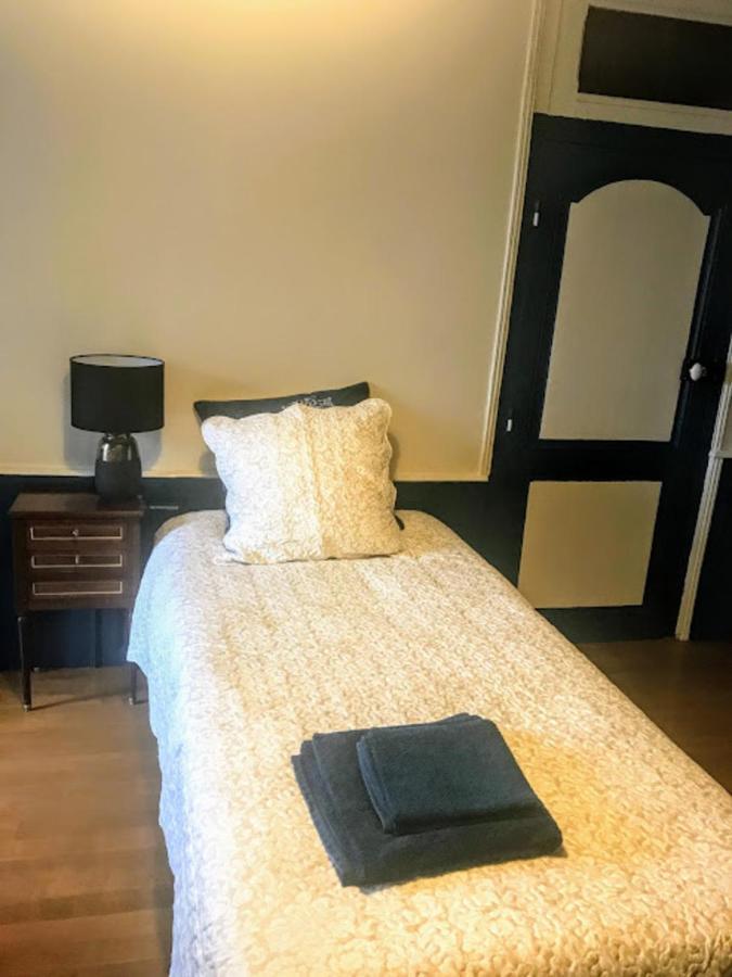 La Tour Cachee Bed & Breakfast Mortain-Bocage Bagian luar foto