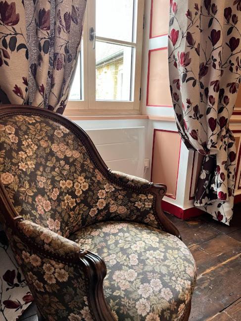 La Tour Cachee Bed & Breakfast Mortain-Bocage Bagian luar foto