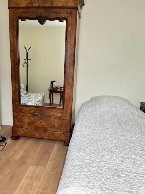 La Tour Cachee Bed & Breakfast Mortain-Bocage Bagian luar foto
